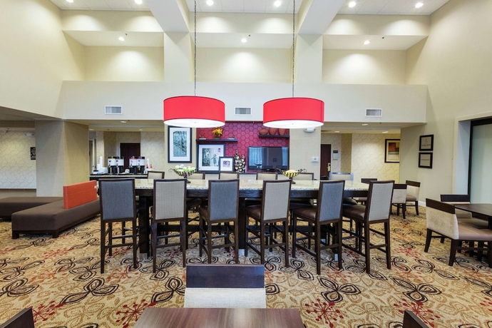 Imagen de los interiores del Hotel Hampton Inn Suites Jacksonville Airport. Foto 14