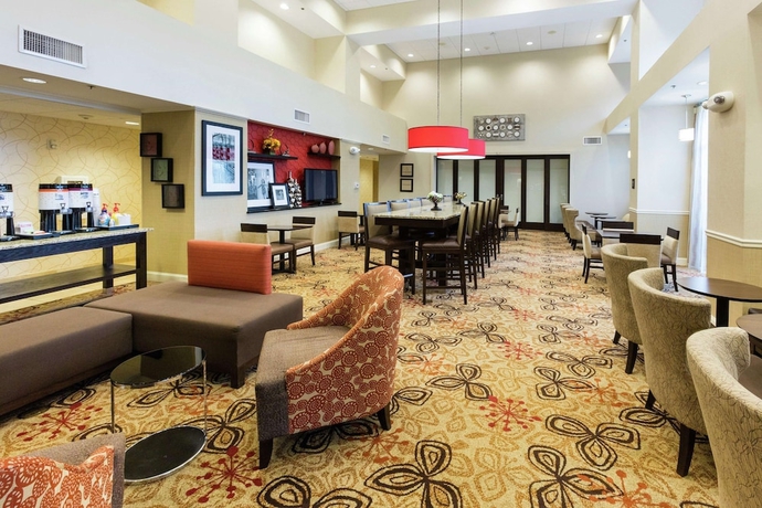 Imagen de los interiores del Hotel Hampton Inn Suites Jacksonville Airport. Foto 15