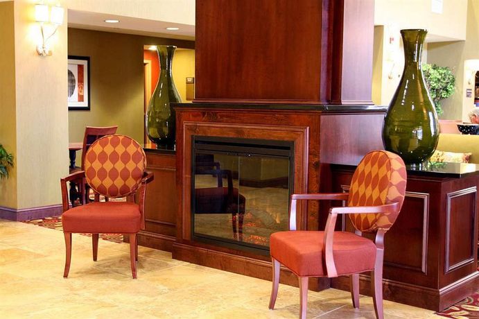 Imagen del bar/restaurante del Hotel Hampton Inn Suites Opelika I85 Auburn Area. Foto 2