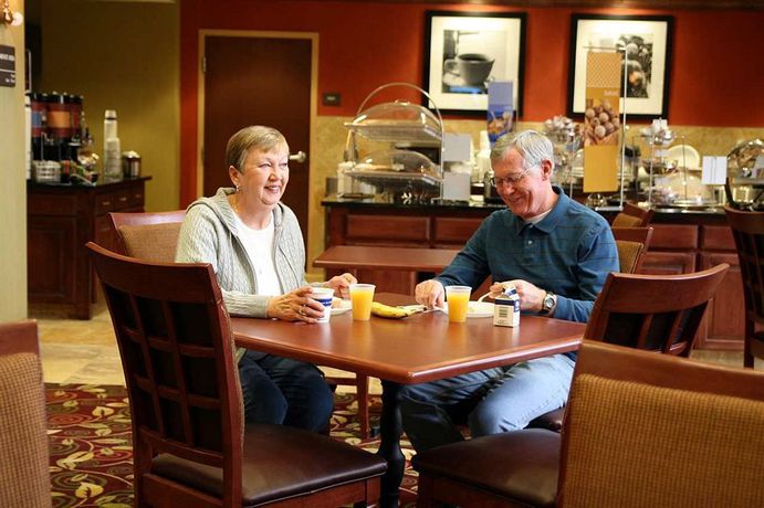 Imagen de los interiores del Hotel Hampton Inn Suites Opelika I85 Auburn Area. Foto 10