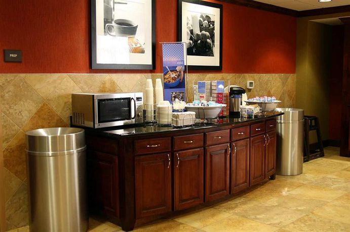 Imagen del bar/restaurante del Hotel Hampton Inn Suites Opelika I85 Auburn Area. Foto 6