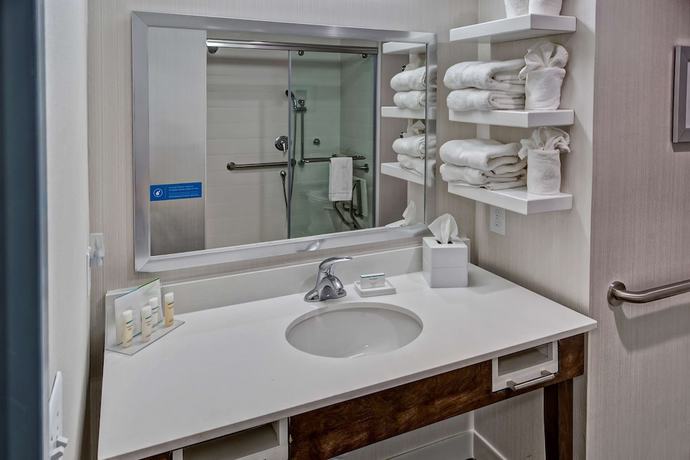 Imagen de la habitación del Hotel Hampton Inn Summerville Sc. Foto 10