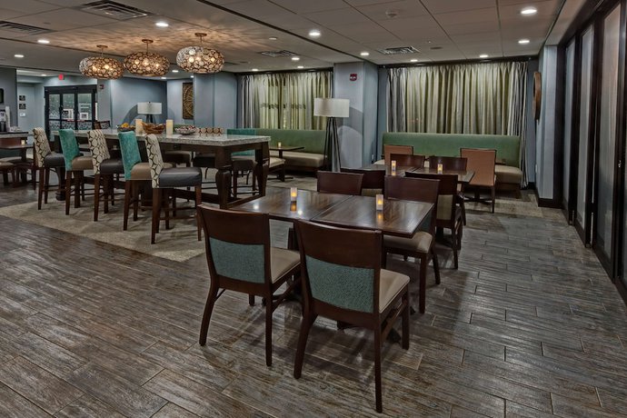 Imagen de los interiores del Hotel Hampton Inn Summerville Sc. Foto 18