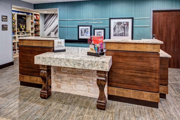 Imagen de los interiores del Hotel Hampton Inn Summerville Sc. Foto 19