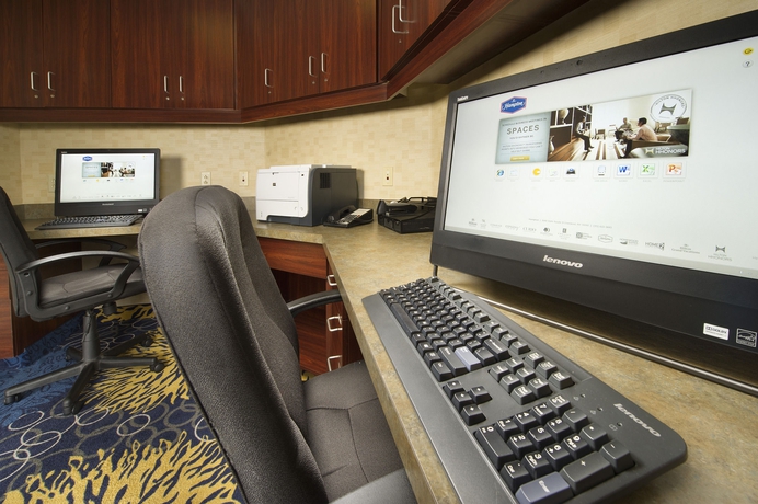 Imagen de los interiores del Hotel Hampton Inn Syracuse Clay. Foto 15