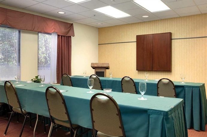 Imagen de los interiores del Hotel Hampton Inn Tallahassee-central. Foto 5