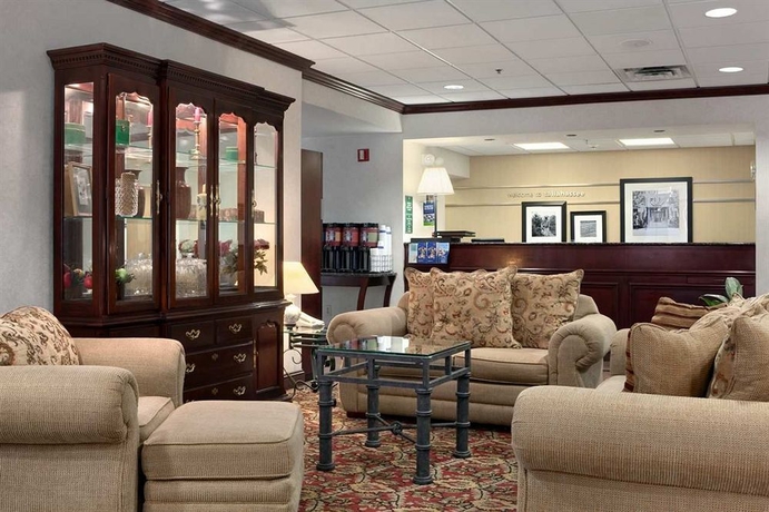 Imagen de los interiores del Hotel Hampton Inn Tallahassee-central. Foto 6