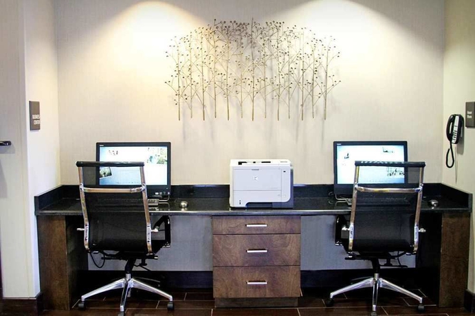 Imagen de los interiores del Hotel Hampton Inn Tampa/rocky Point-airport. Foto 11