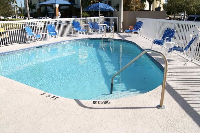 Imagen de la piscina del Hotel Hampton Inn Tampa/rocky Point-airport. Foto 14
