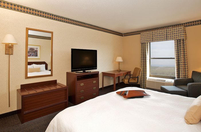 Imagen de la habitación del Hotel Hampton Inn Terre Haute. Foto 2