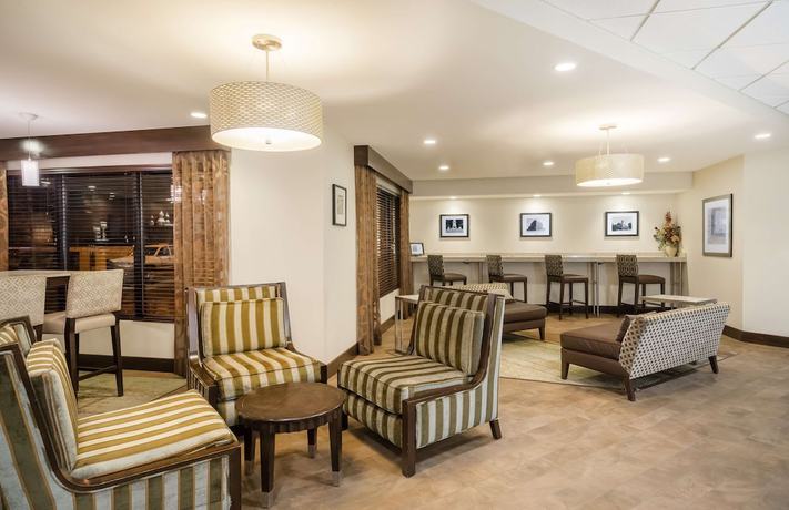 Imagen de los interiores del Hotel Hampton Inn Terre Haute. Foto 19