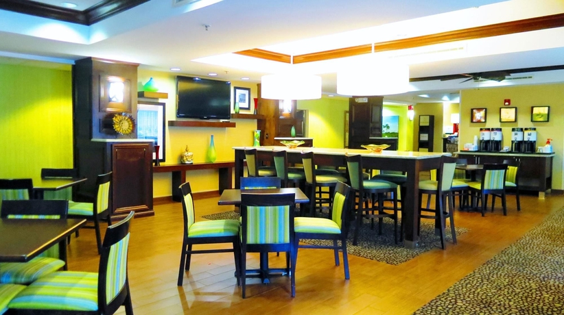 Imagen del bar/restaurante del Hotel Hampton Inn Titusville/i-95 Kennedy Space Center. Foto 3