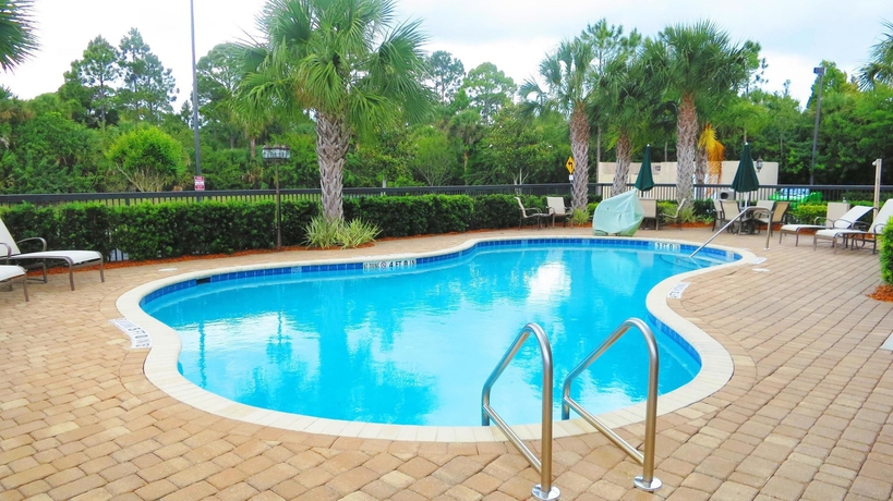 Imagen de la piscina del Hotel Hampton Inn Titusville/i-95 Kennedy Space Center. Foto 16