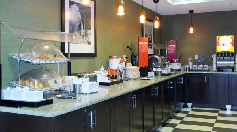 Imagen del bar/restaurante del Hotel Hampton Inn Titusville/i-95 Kennedy Space Center. Foto 4