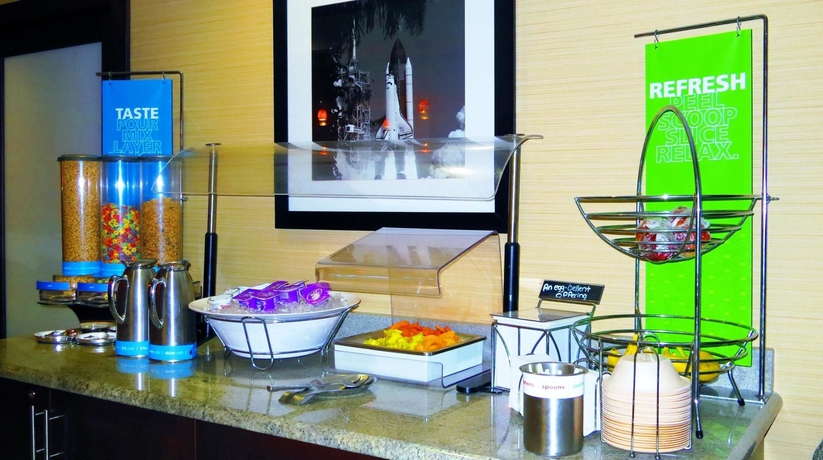 Imagen del bar/restaurante del Hotel Hampton Inn Titusville/i-95 Kennedy Space Center. Foto 5
