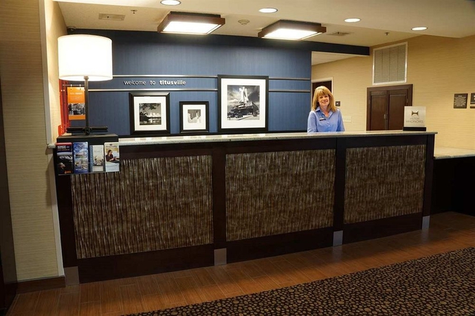 Imagen de los interiores del Hotel Hampton Inn Titusville/i-95 Kennedy Space Center. Foto 10