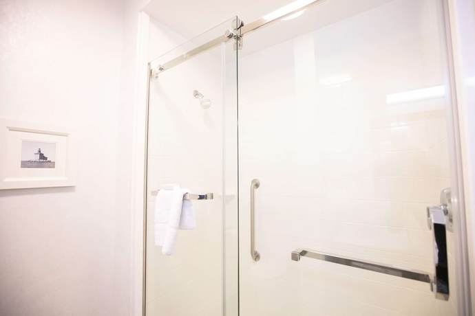 Imagen de la habitación del Hotel Hampton Inn Toledo/oregon. Foto 8