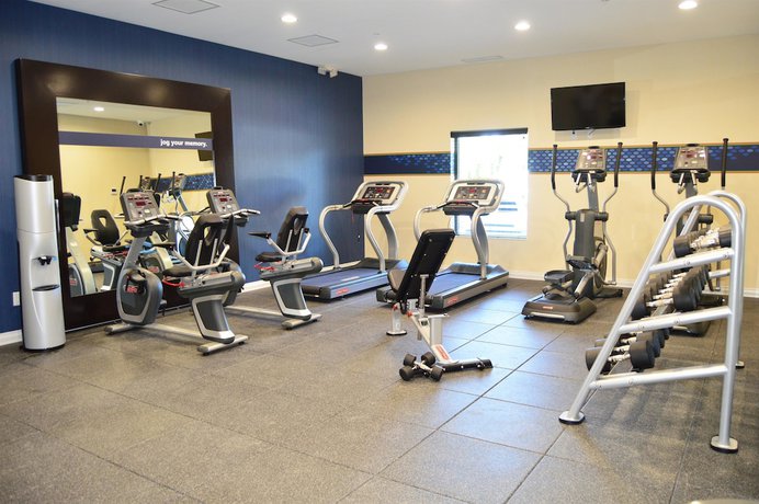 Imagen de los interiores del Hotel Hampton Inn Toledo/oregon. Foto 16