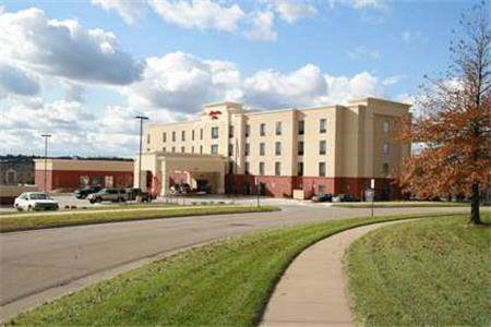 Imagen de la habitación del Hotel Hampton Inn Topeka. Foto 2