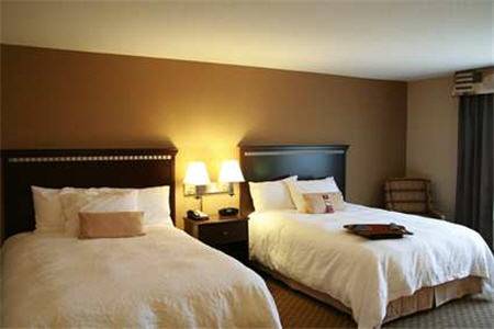 Imagen de la habitación del Hotel Hampton Inn Topeka. Foto 5