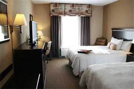 Imagen de la habitación del Hotel Hampton Inn Topeka. Foto 6