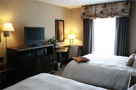 Imagen de la habitación del Hotel Hampton Inn Topeka. Foto 7
