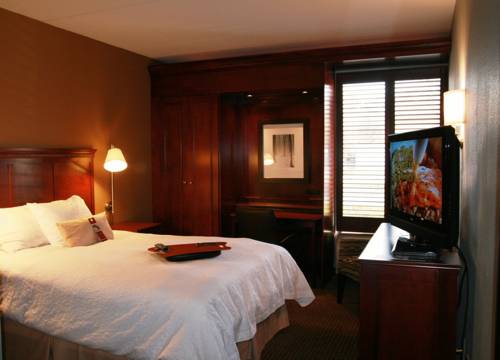 Imagen de la habitación del Hotel Hampton Inn Traverse City. Foto 5