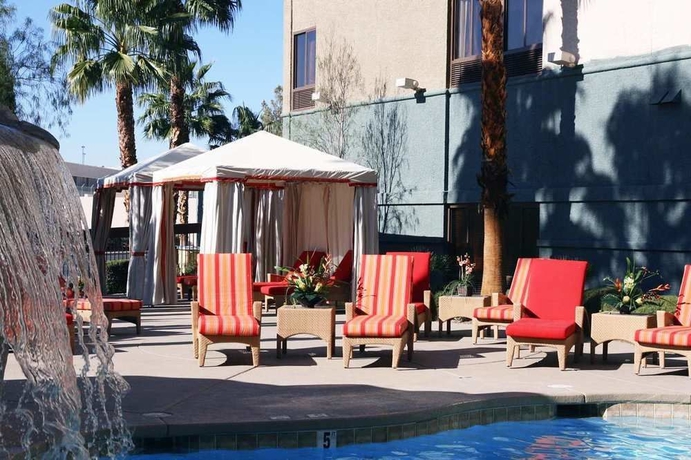 Imagen de la piscina del Hotel Hampton Inn Tropicana. Foto 16