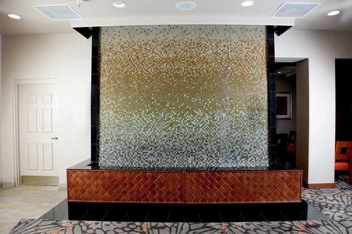 Imagen de los interiores del Hotel Hampton Inn Tropicana. Foto 12