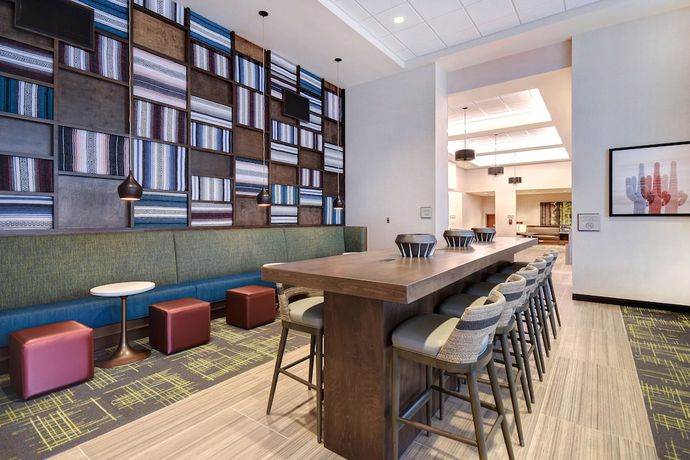 Imagen de los interiores del Hotel Hampton Inn Tucson Downtown. Foto 16