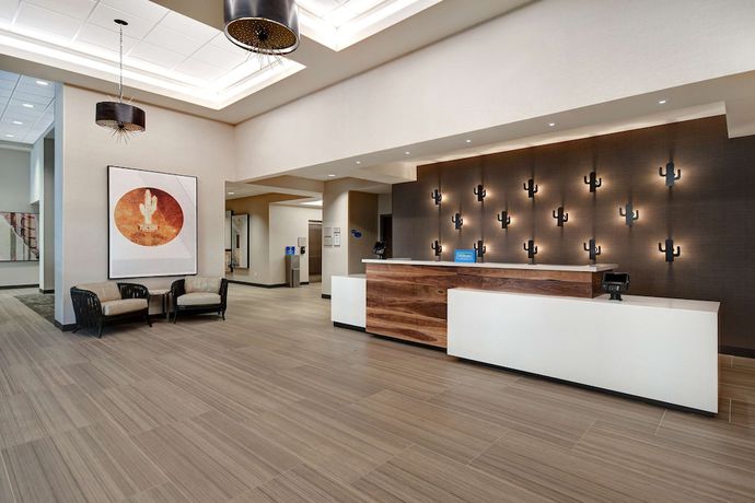 Imagen de los interiores del Hotel Hampton Inn Tucson Downtown. Foto 18