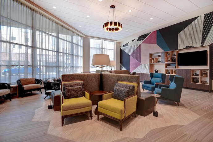 Imagen de los interiores del Hotel Hampton Inn Tucson Downtown. Foto 19
