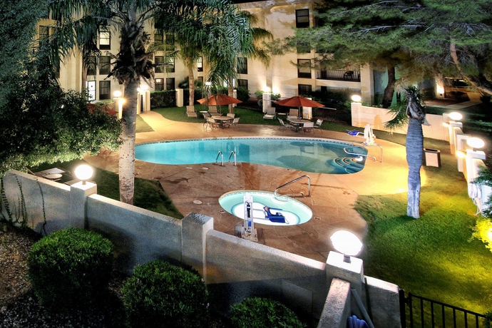 Imagen de la piscina del Hotel Hampton Inn Tucson-airport. Foto 13