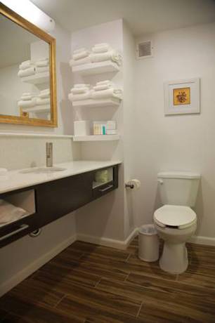 Imagen de la habitación del Hotel Hampton Inn Tulsa Sand Springs. Foto 5