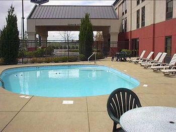 Imagen del bar/restaurante del Hotel Hampton Inn Tuscaloosa-east. Foto 3