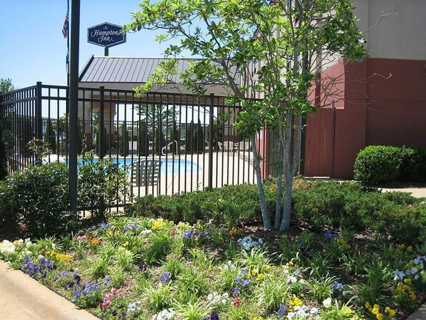 Imagen de los interiores del Hotel Hampton Inn Tuscaloosa-east. Foto 9