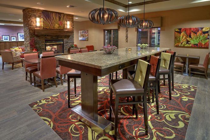 Imagen del bar/restaurante del Hotel Hampton Inn Twin Falls Id. Foto 4