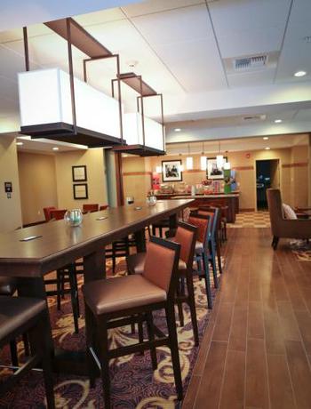 Imagen general del Hotel Hampton Inn Union City. Foto 1