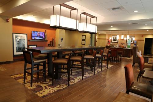 Imagen general del Hotel Hampton Inn Union City. Foto 3