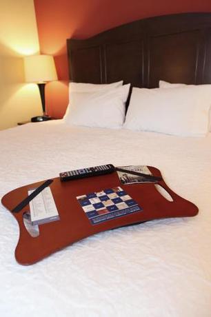 Imagen de la habitación del Hotel Hampton Inn Union City. Foto 6