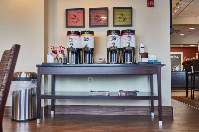 Imagen de los interiores del Hotel Hampton Inn Uniontown. Foto 15