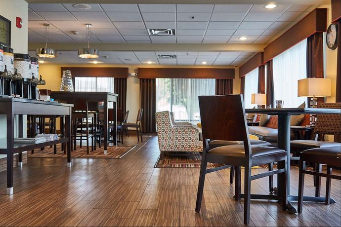 Imagen de los interiores del Hotel Hampton Inn Uniontown. Foto 19