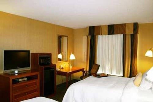 Imagen de la habitación del Hotel Hampton Inn Utica. Foto 16