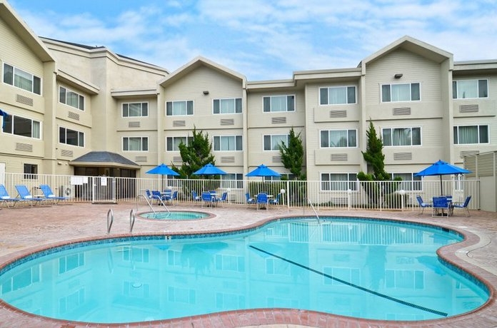 Imagen de la piscina del Hotel Hampton Inn Vallejo. Foto 6