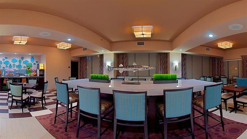 Imagen del bar/restaurante del Hotel Hampton Inn Vero Beach. Foto 5