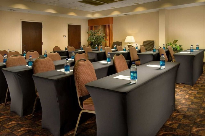 Imagen de los interiores del Hotel Hampton Inn Waco. Foto 8