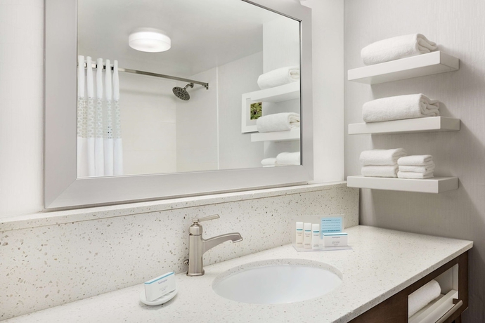 Imagen de la habitación del Hotel Hampton Inn Waycross. Foto 9