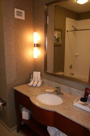 Imagen de la habitación del Hotel Hampton Inn Westfield. Foto 2