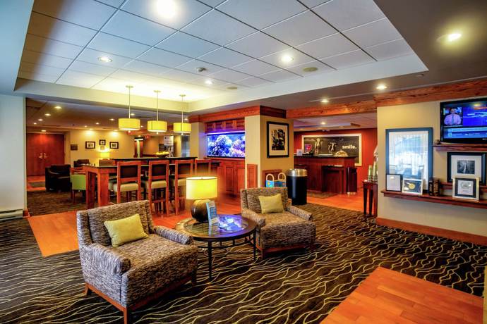 Imagen de los interiores del Hotel Hampton Inn Wheeling. Foto 16
