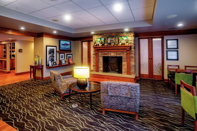 Imagen de los interiores del Hotel Hampton Inn Wheeling. Foto 18